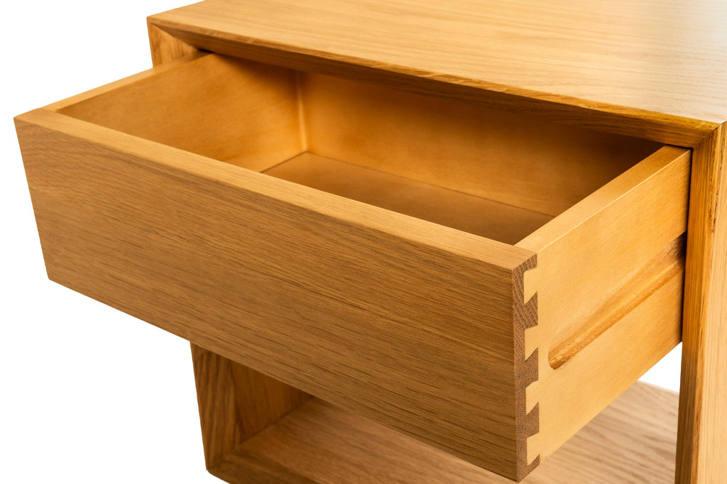 Nattduksbord i massiv Ek