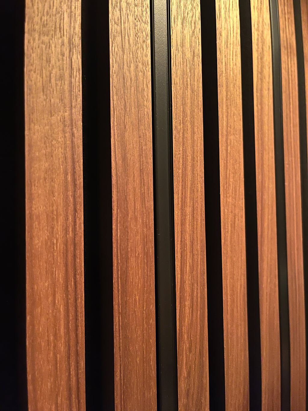 LED-profil till akustikpanel i perfekta mått