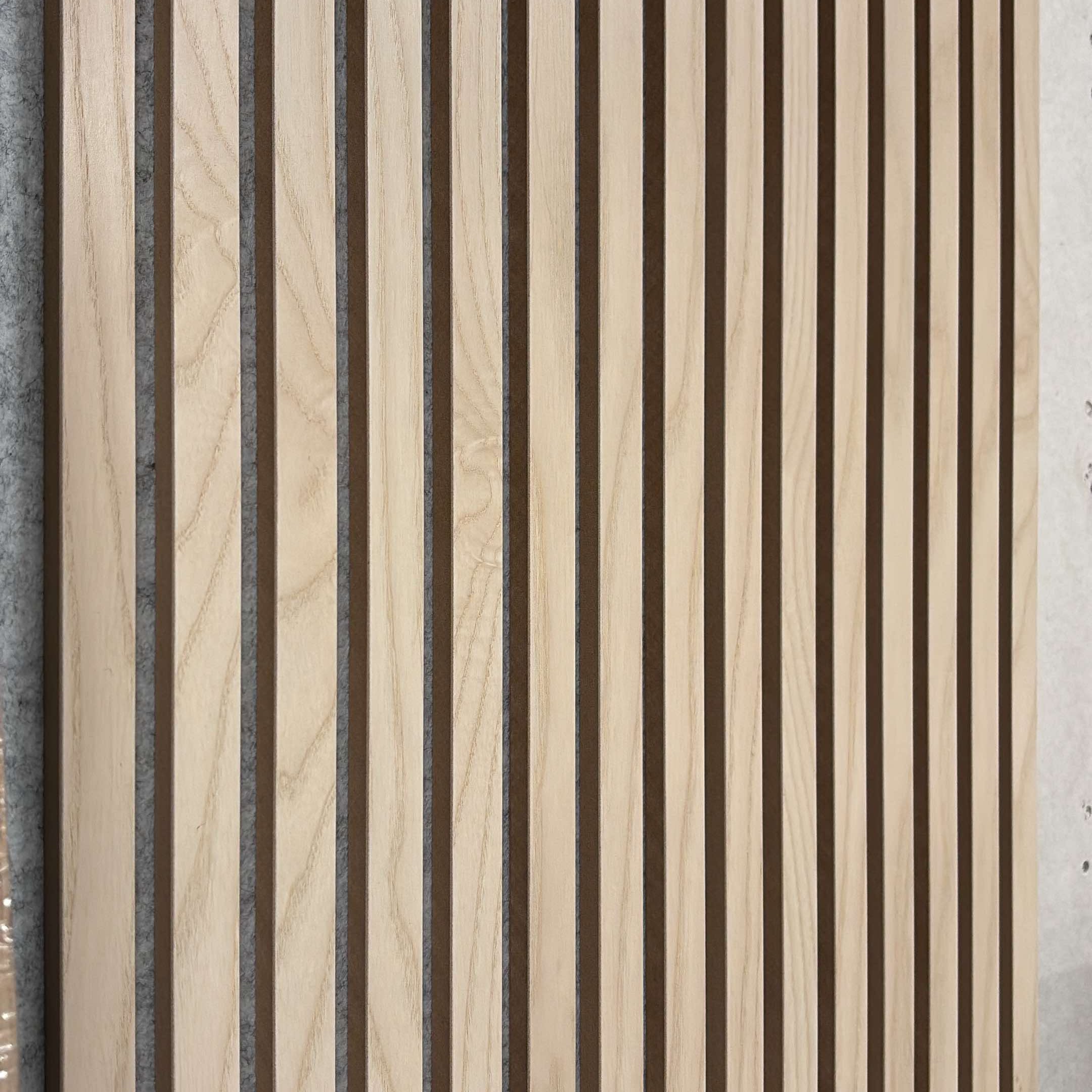 Akustikpanel Ask - vitlackad