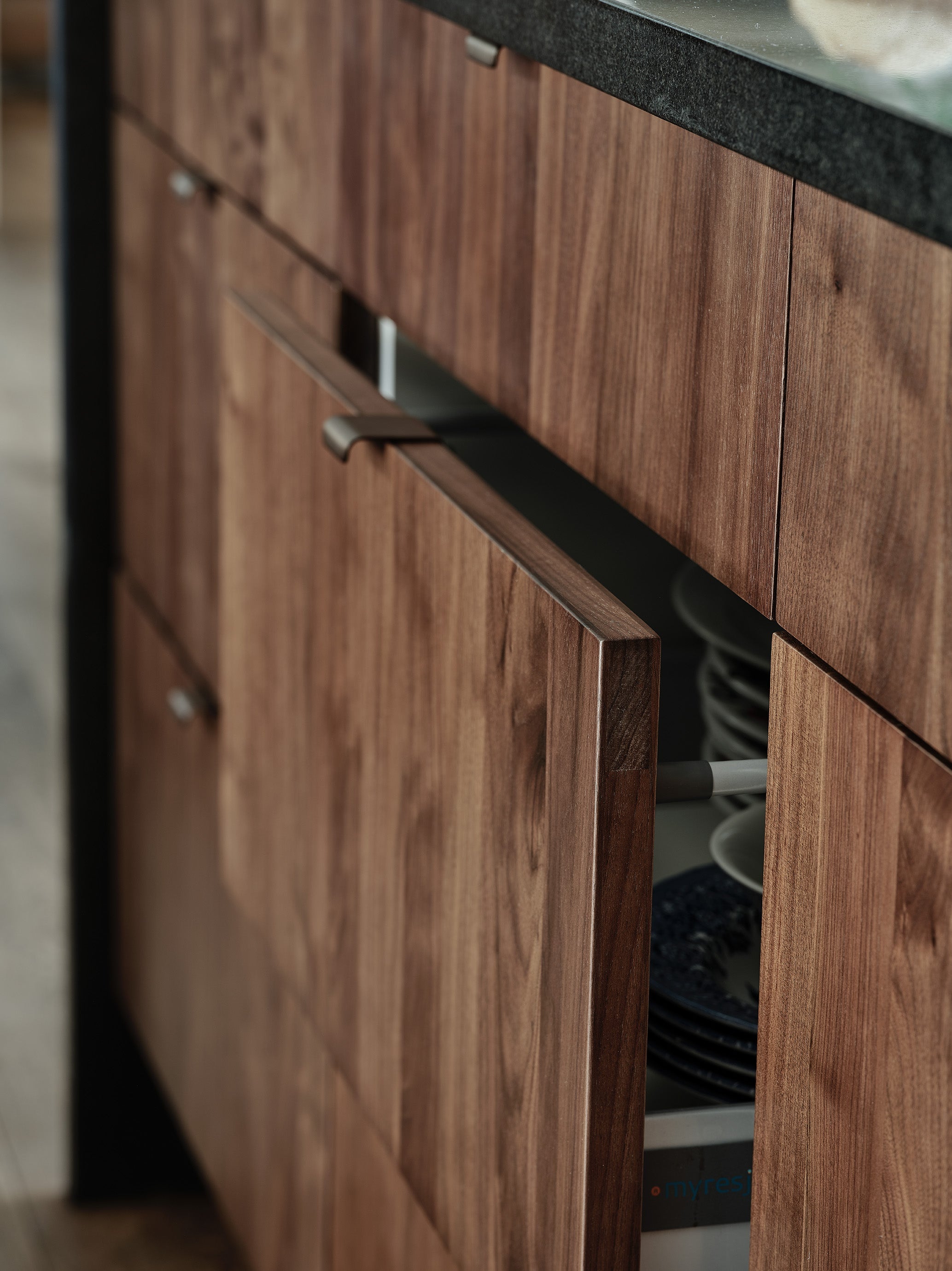 Måttbeställ kök - Valnöt