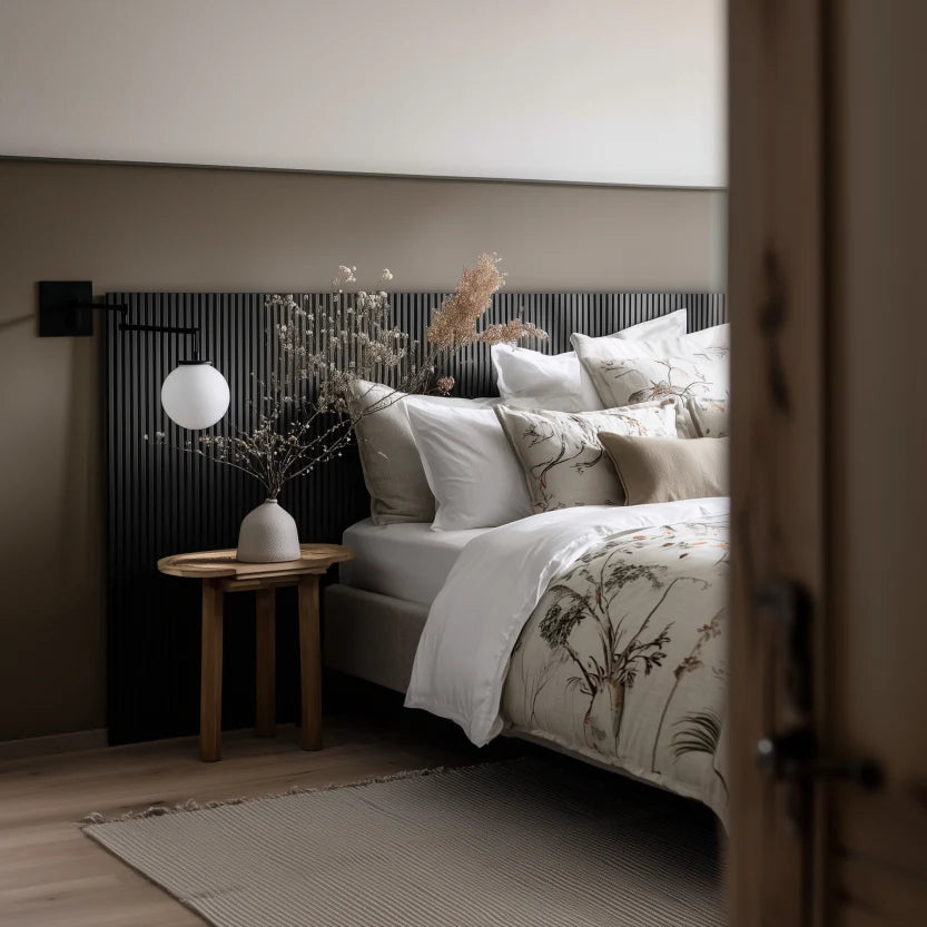 Sänggavel i akustikpanel, höjd 135 cm, bredd 245 cm, träslag Svartoljad Ek